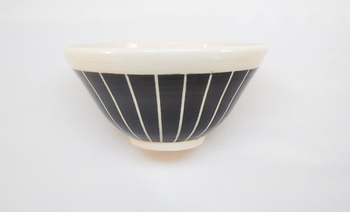 線彫り茶碗2.JPG