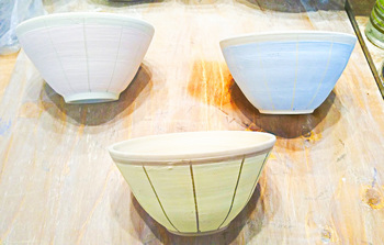 色線彫り茶碗4.JPG