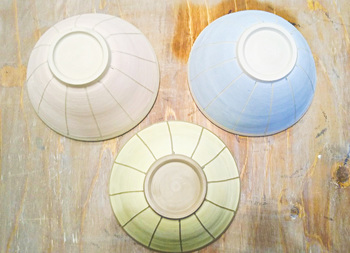 色線彫り茶碗5.JPG